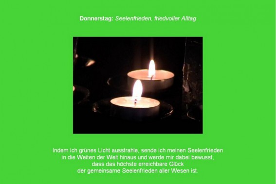 Friedensmeditation Donnerstagsmeditation mit Gruen und Kerznelicht