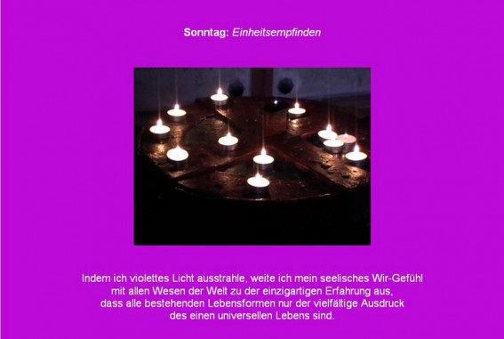 Friedensmeditation mit Violett und Kerzenlicht