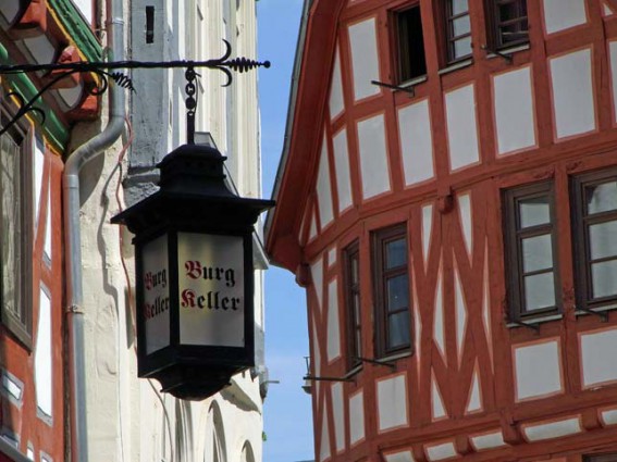 Fachwerk in der Limburger Altstadt - alte Laterne