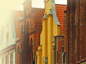 Stralsund Hansehäuser mit Backstein und bunten Giebeln