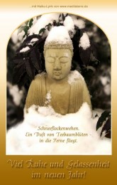 Neujahrskarte mit Buddha-Figur aus Stein im Schnee und Winterwald sowie entspannedem Haiku-Gedicht