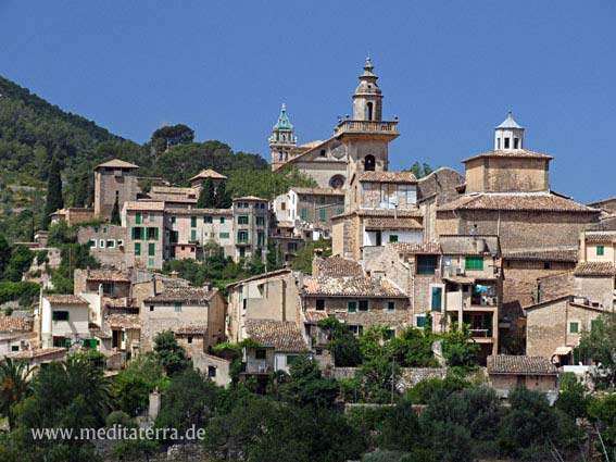 Mallorca Valdemossa Stadtansicht mit Kloster