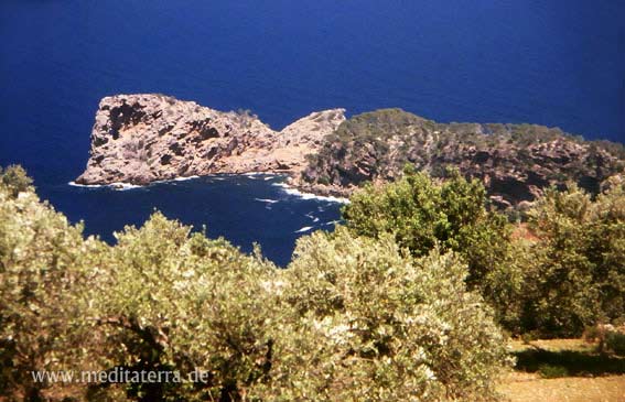 Insel Mallorca blaues Meer mit dem Felsenloch Marroig