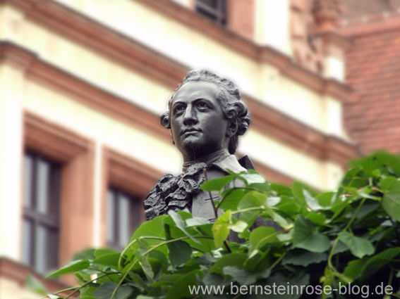 Goethe-Denkmal: Kopf Goethes als Student in Leipzig - am Naschmarkt Nähe Auerbachskeller