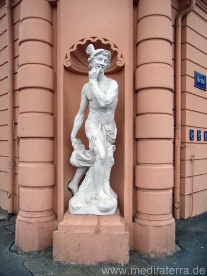 Am  Brühl - Ecke Katharinenstraße, Statue des Merkur - Gott des Handels