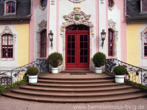 Dornburg Rokokoschloss - Eingang mit Rundtreppe