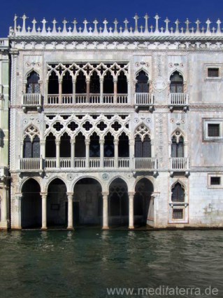 Casa d'Oro: Piano nobili und Wassergeschoss mit Arkadenbögen - Venedig Canal Grande