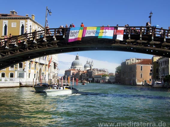 Accademia-Brücke in Venedig mit Ausblick