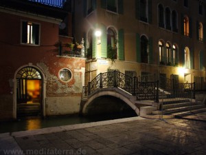 Brücke in Venedig im Abendlicht