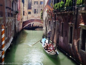 Brücke in Venedig mit Gondel