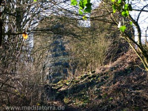 Ruine Hammerstein am Rhein - Aufstiegsweg im Winter