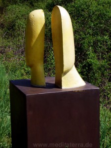 Keramikfigur von Sigrid Langert aus Neuwied - Rheinsteig bei Leutesdorf