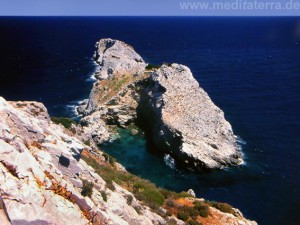 Felsen im Meer bei Kastro auf Skiathos - Sporadeninseln Griechenland