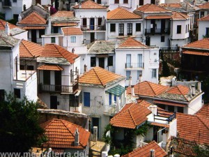 Sporadeninsel Skopelos: verschachtelte Häuser in der Inselhauptstadt Skopelos