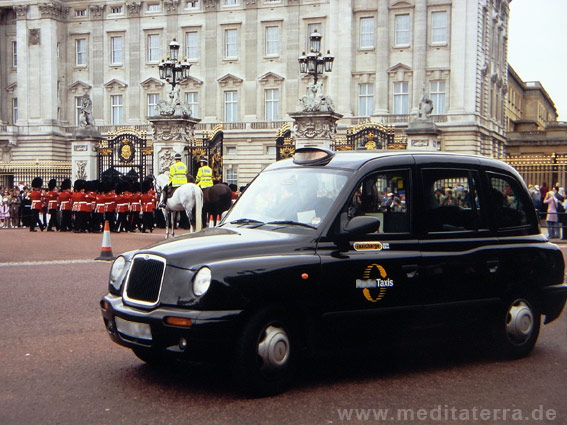 Schwarzes Taxi im London