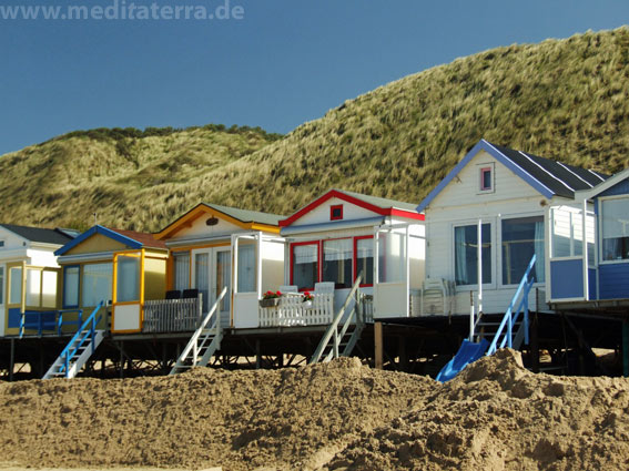 Strandhäuser am Nordseestrand in Holland