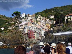 Blick zum Cinque Terre-Dorf Riomaggiore