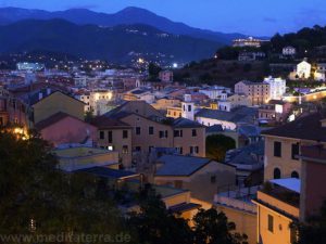 Auch am Abend lohnt sich ein Spaziergang auf dem Montebello mit herrlichem Ausblick auf Sestri Levante