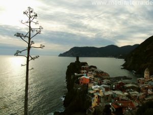 Blick auf das Cinque Terre-Dorf Vernazza