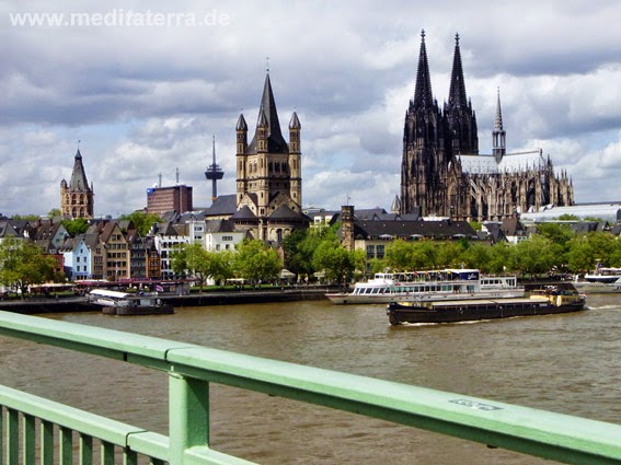 Blick von der Severinsbrücke auf Köln