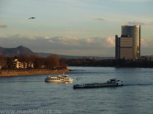 Heinrich Heine studierte in Bonn und schrieb über den Drachenfels