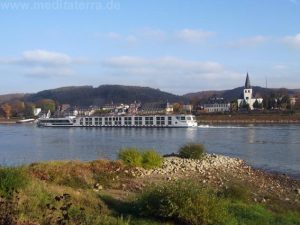 ImTurner-Licht und voller Poesie der Loreley-Felsen