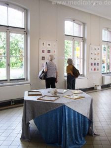 Ausstellung in Bad Breisig mit kleinformatigen Bildern und erlesenen Gedichten der Rheinromantik