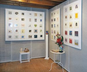 Ausstellung mit kleinformatigen Bildern aus aller Welt im Kunstretreat in Königswinter bei Bonn