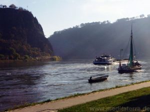 Lorey-Felsen am Rhein